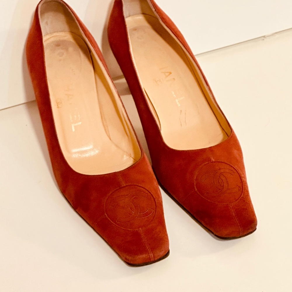 Chanel Elegant Red Women's Sandals - Picture 2 of 13
